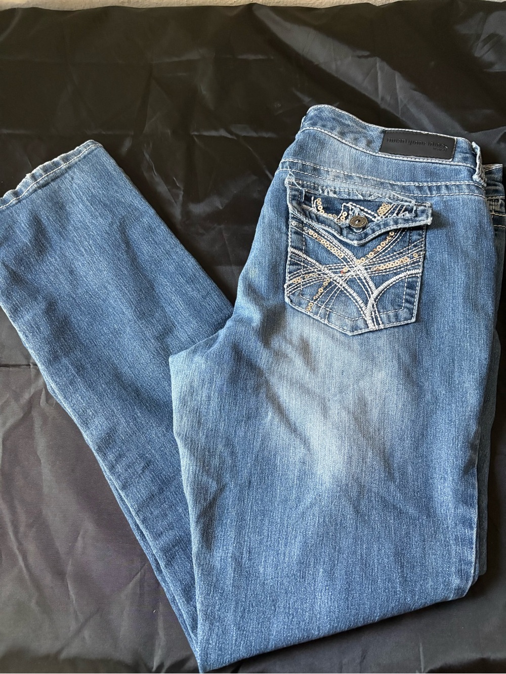 Women's Straight-Leg Blue Jeans with Embellished Back Pocket